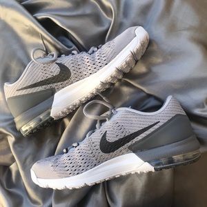 NWOT🌷Men’s Nike Air Max Typha Shoes